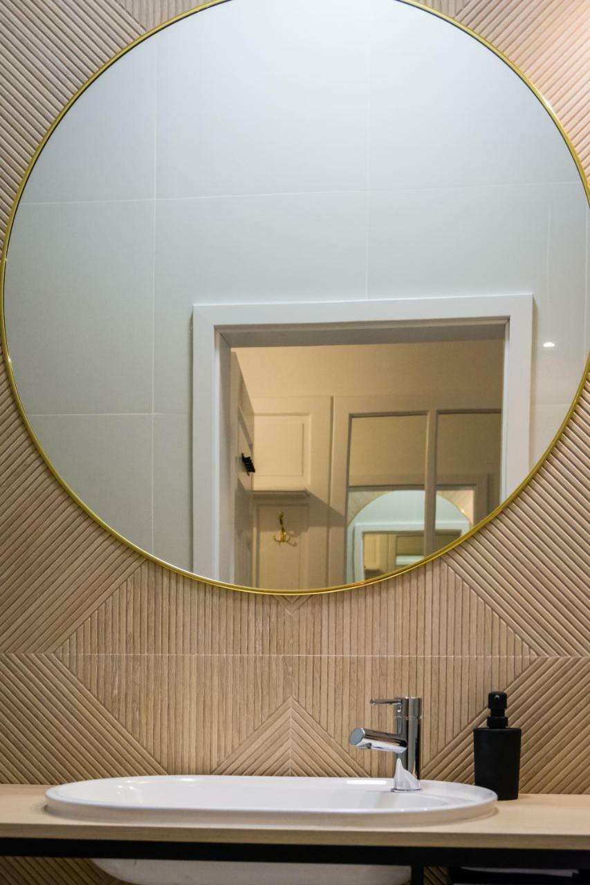 Apartament Deluxe Old Town Sw. Krzyza Wawelofts Cracovia Exterior foto